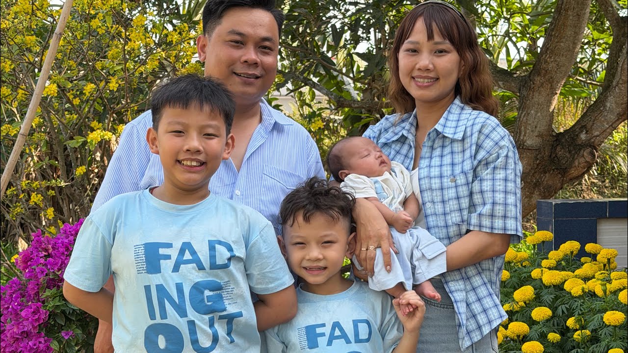 Gia đình Ốc Tiêu đi chúc Tết ông bà nội ngoại nhận lộc đầu năm