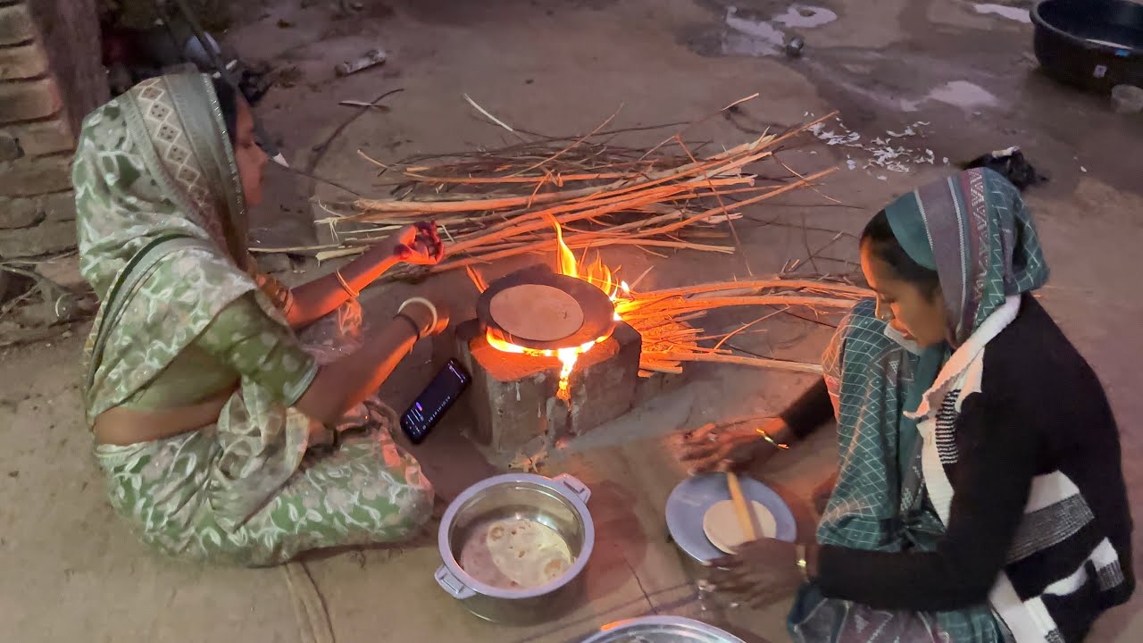 Aaje Amara Gar Ni Light Mittar Ma Aag Lagi Gayi 😱 | Light Vagar Aakhi Raat Rahya 😭|The Family Vlogs 