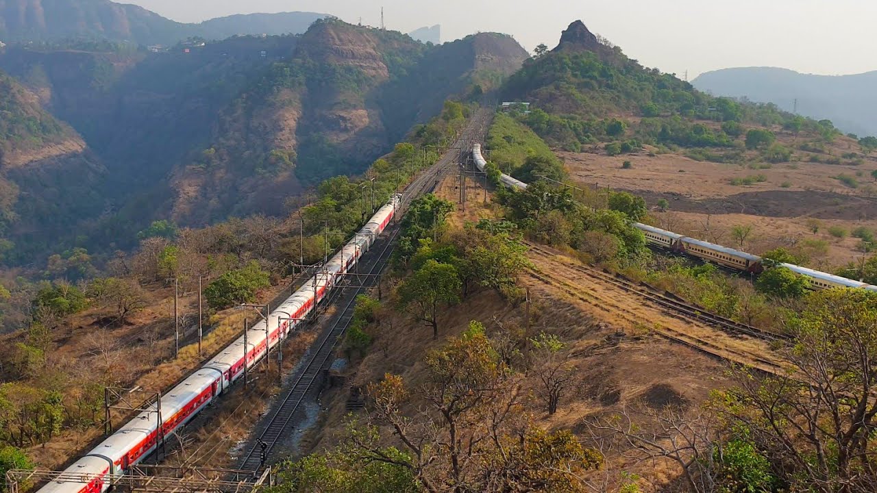 Konark Express остановился во время восхождения на Бхор Гхат (не пропустите ни одного момента)