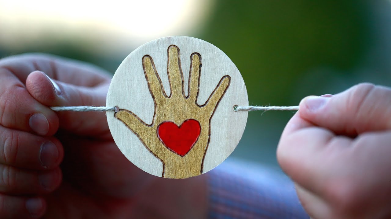 DIY Thaumatrope Toy | Robert Mahar | Kin Community