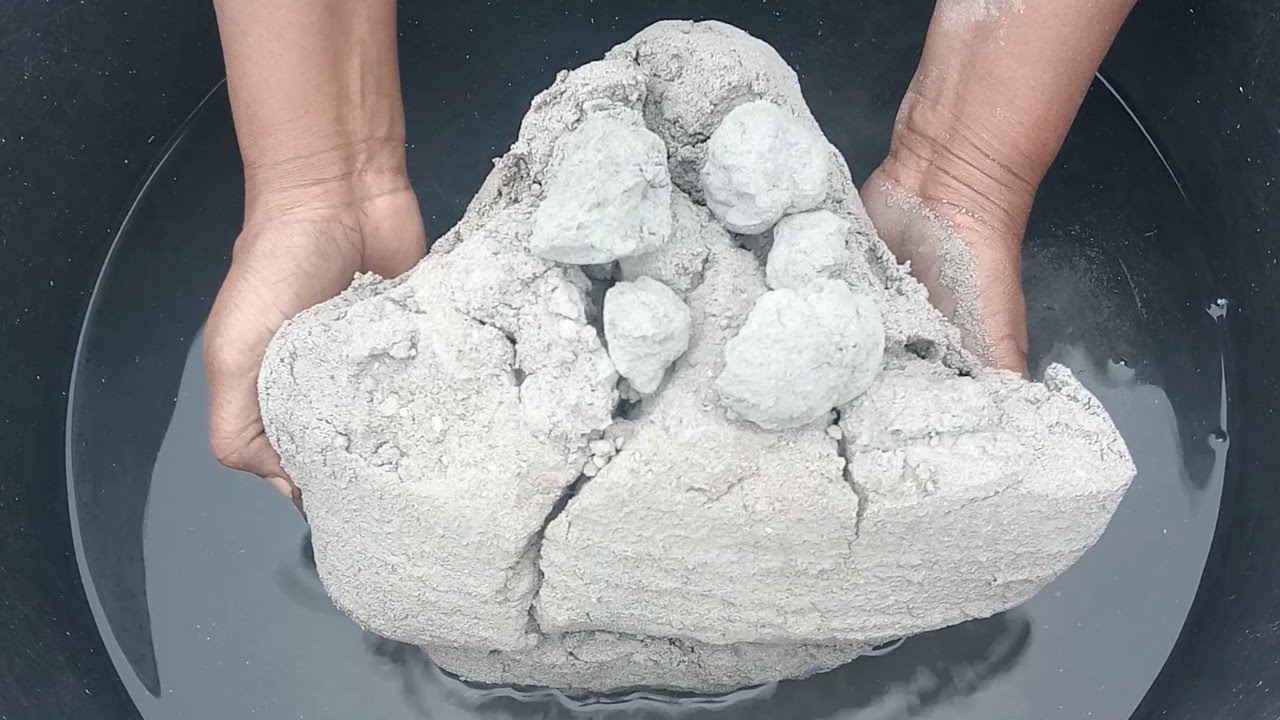 ASMR very soft sand and pure cement silk crunchy paste play dipping crumble in lots of water 💦💦