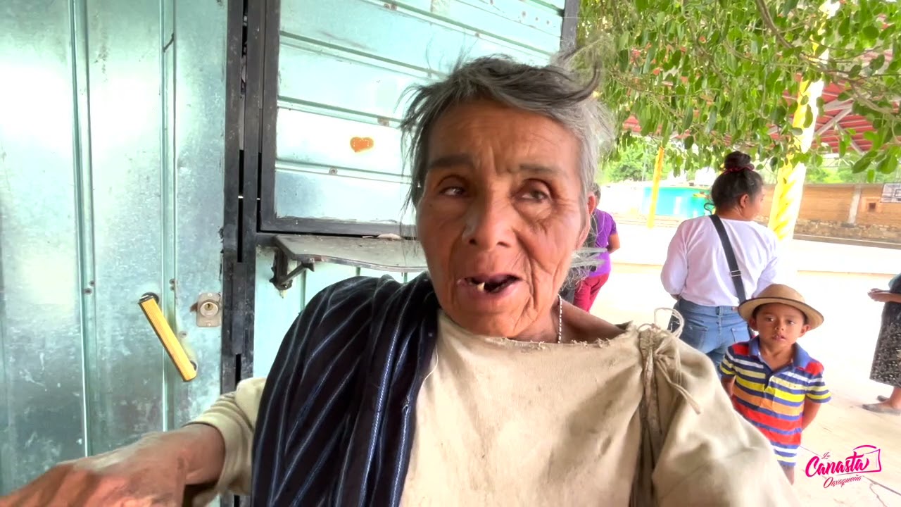 Conozcan la historia de doña Chabelita en Santo Domingo Jalietza Oaxaca, México.