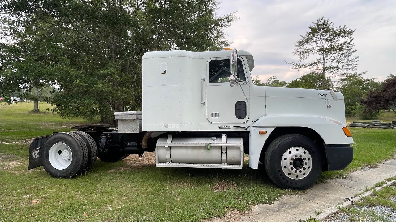 The Freightliner fld-120 gets a little shorter / Single axle / N14 Cummins