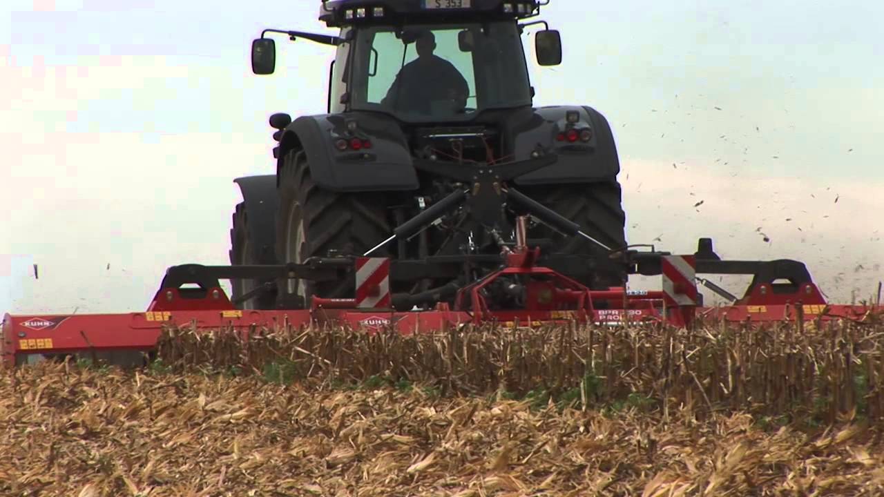 KUHN BP 8300 / 8340 - Shredder with horizontal axis (In action)