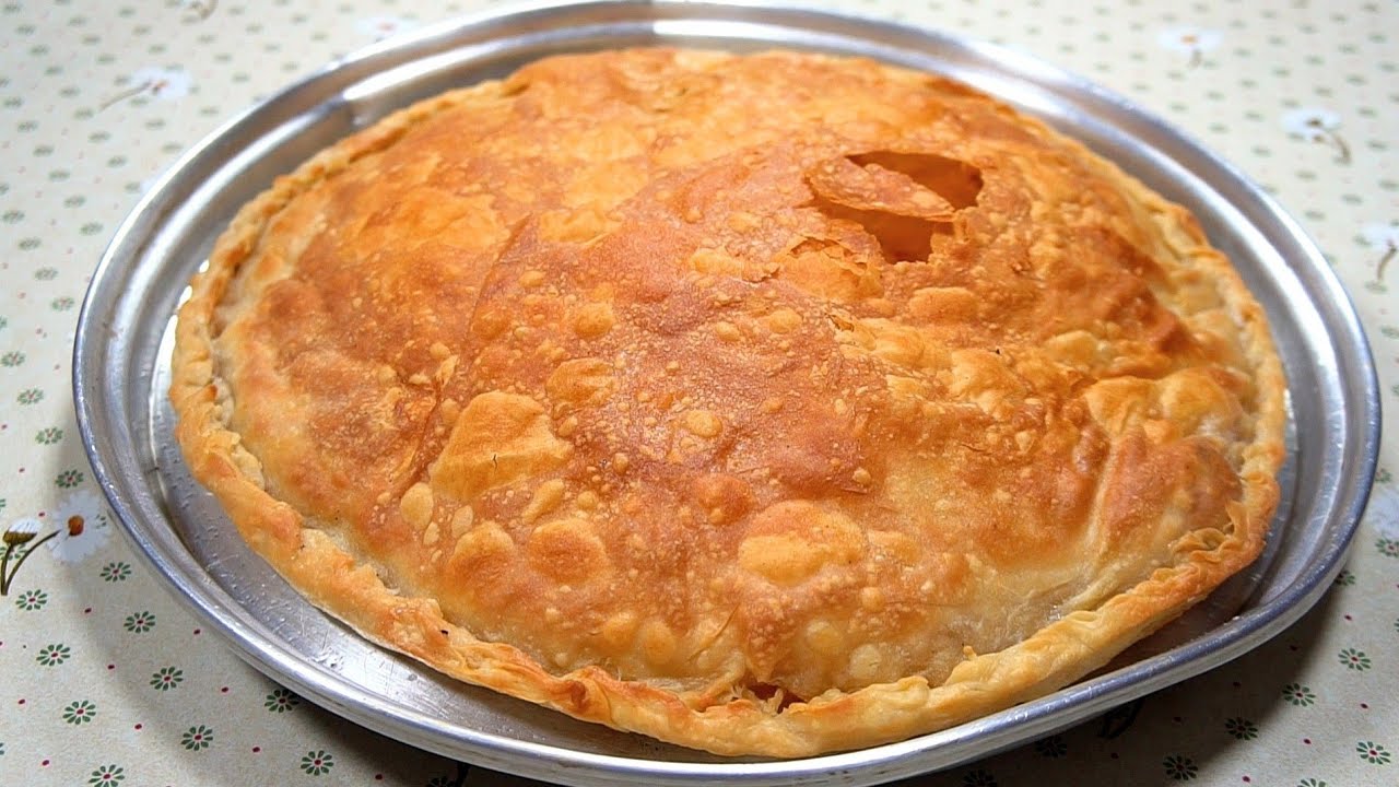 Keni provuar byrek me qepë dhe qumësht? Ju rrëfej sekretet e byrekut të rinisë time