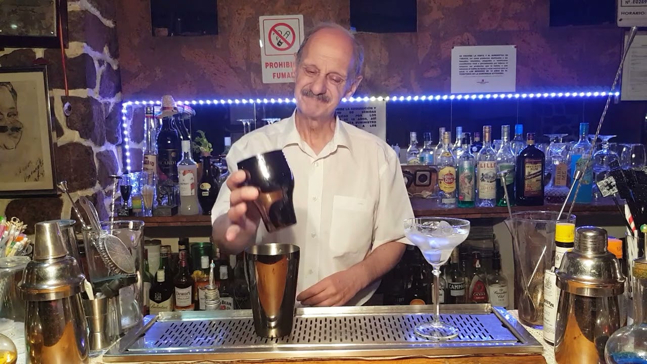 UN ORDENANZA UN CAPITÁN BORRACHO Y UN... SIDECAR