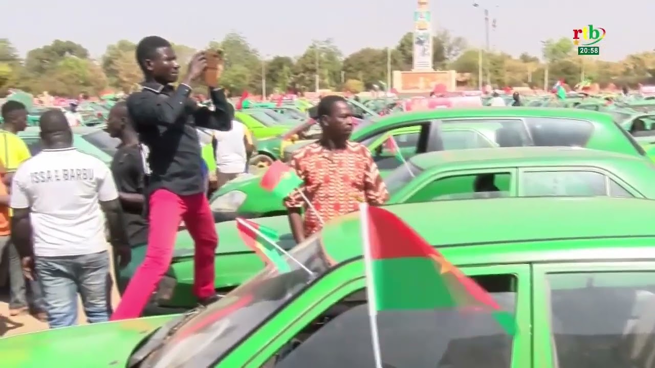 Une caravane de 1000 taxis à Ouaga pour soutenir le Président du Faso, le Capitaine Ibrahim TRAORÉ
