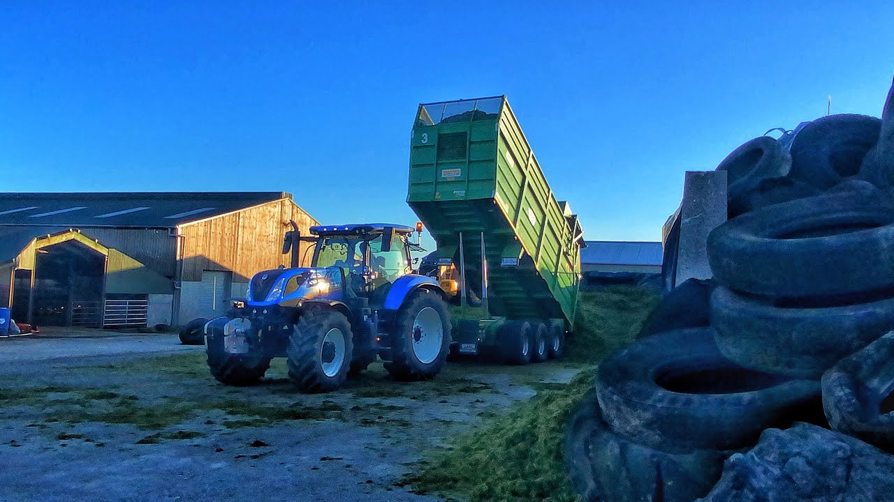 Tony o mahony tipping silage in west cork