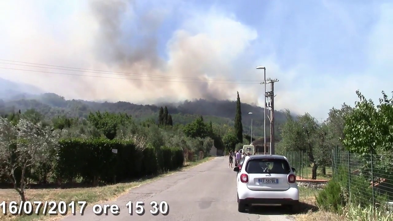 Incendio nel comune di Montale, fra fognano e tobbiana
