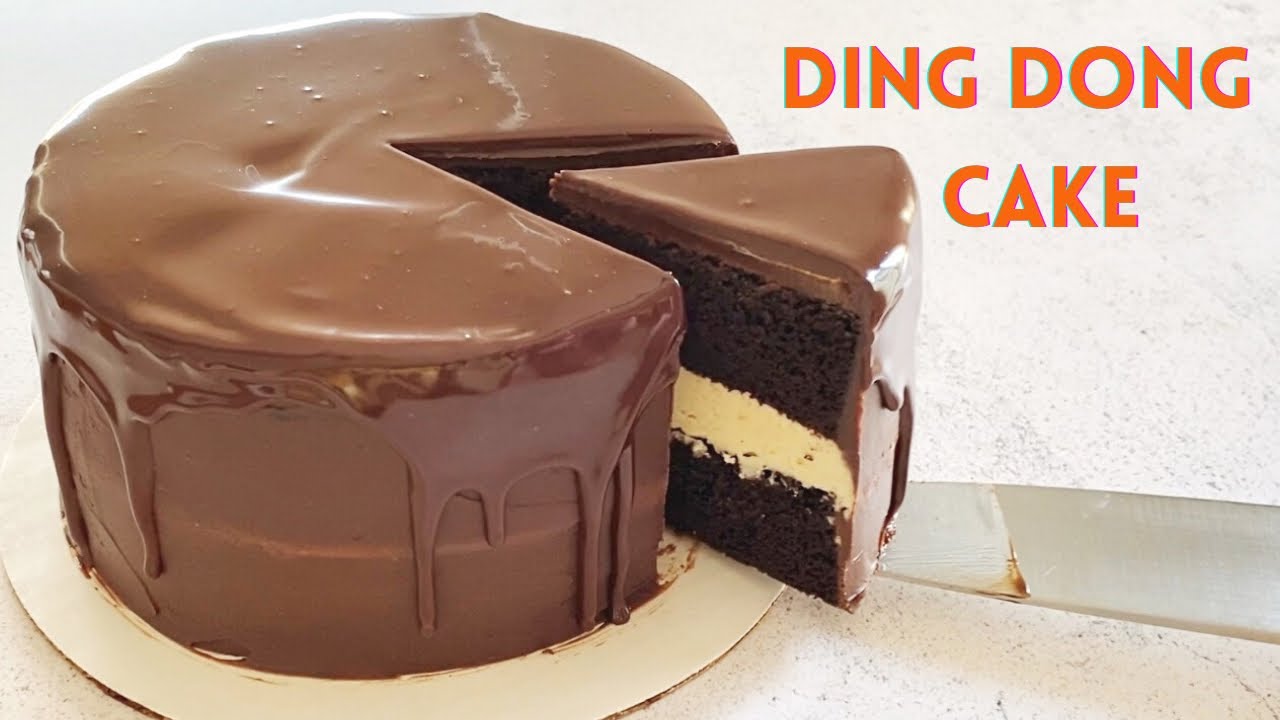DING DONG CAKE I Moist chocolate cake with a creamy filling covered in chocolate ganache