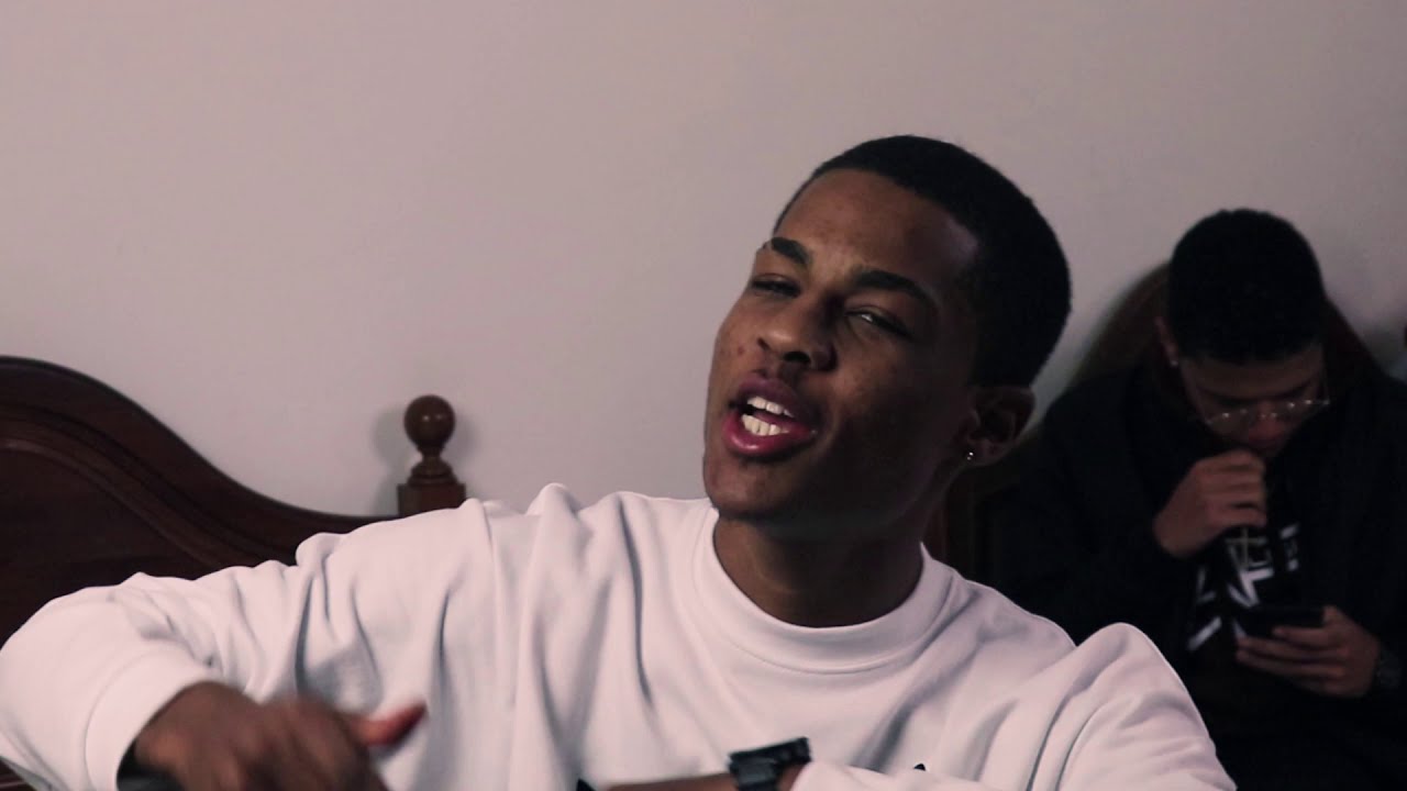 GeeZy WL - PARIS ( V&iacute;deo Oficial )
