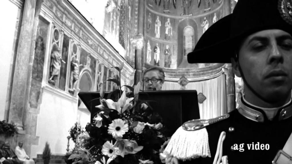 Il Vescovo Manzella apre la Porta Santa della Cattedrale di Cefalù