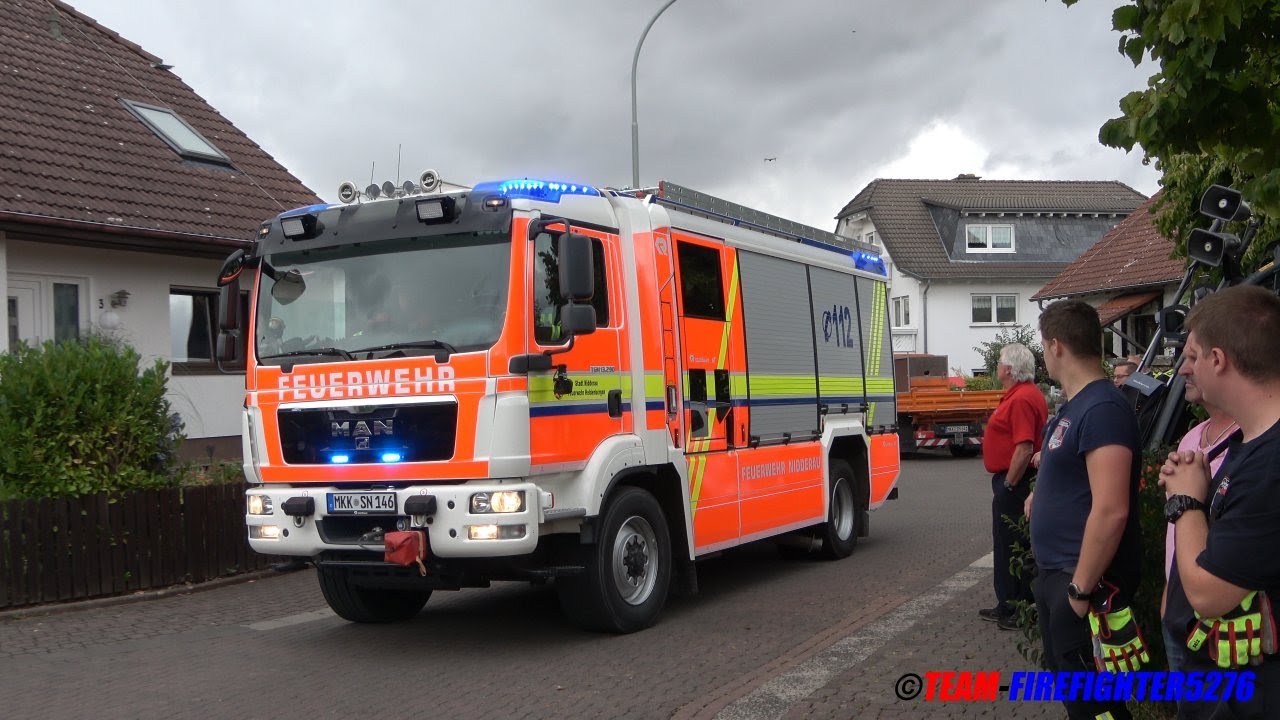 [Licht und Feuer - Verkehrsunfall zwischen PKW und LKW] Einsatzübung der FF Nidderau und Schöneck