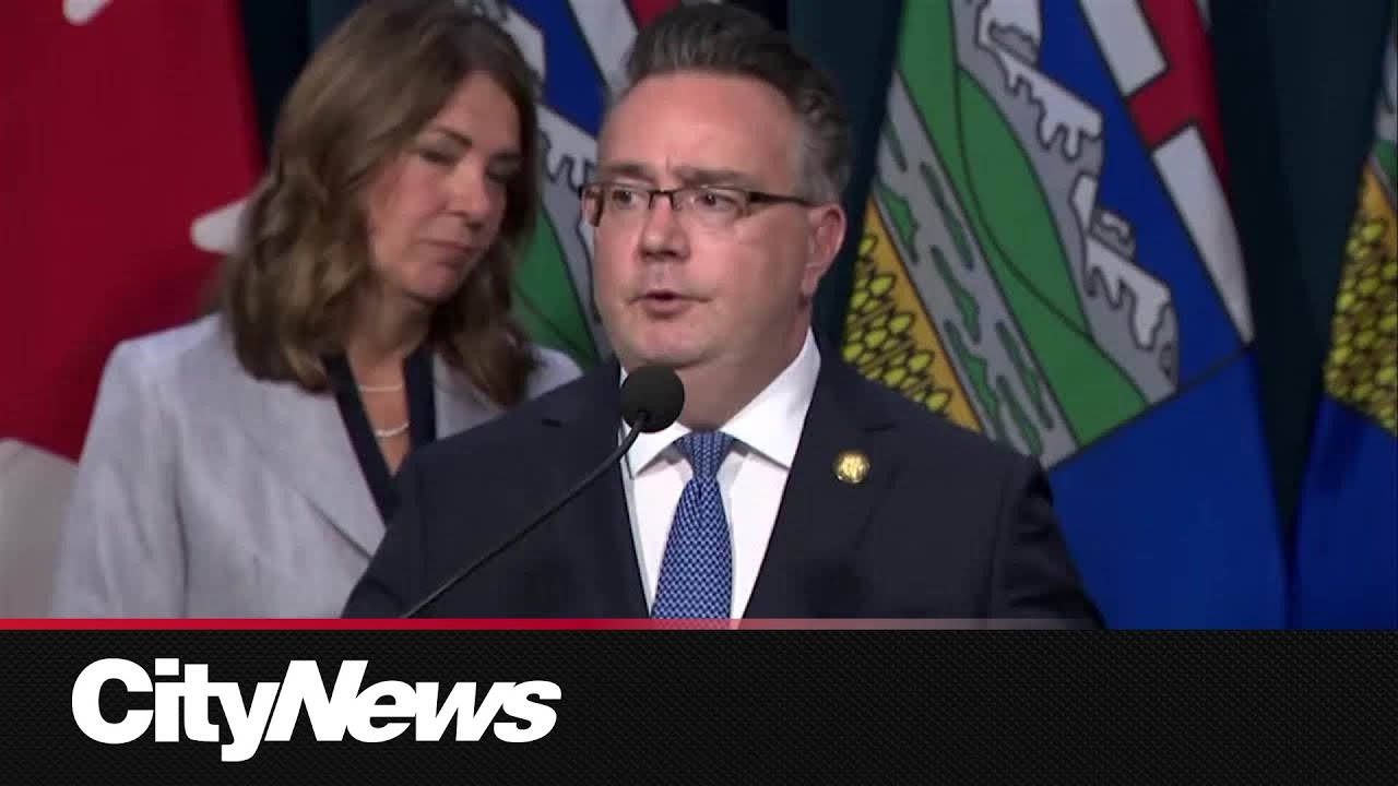 Alberta adding citizenship, health number to driver&rsquo;s licences