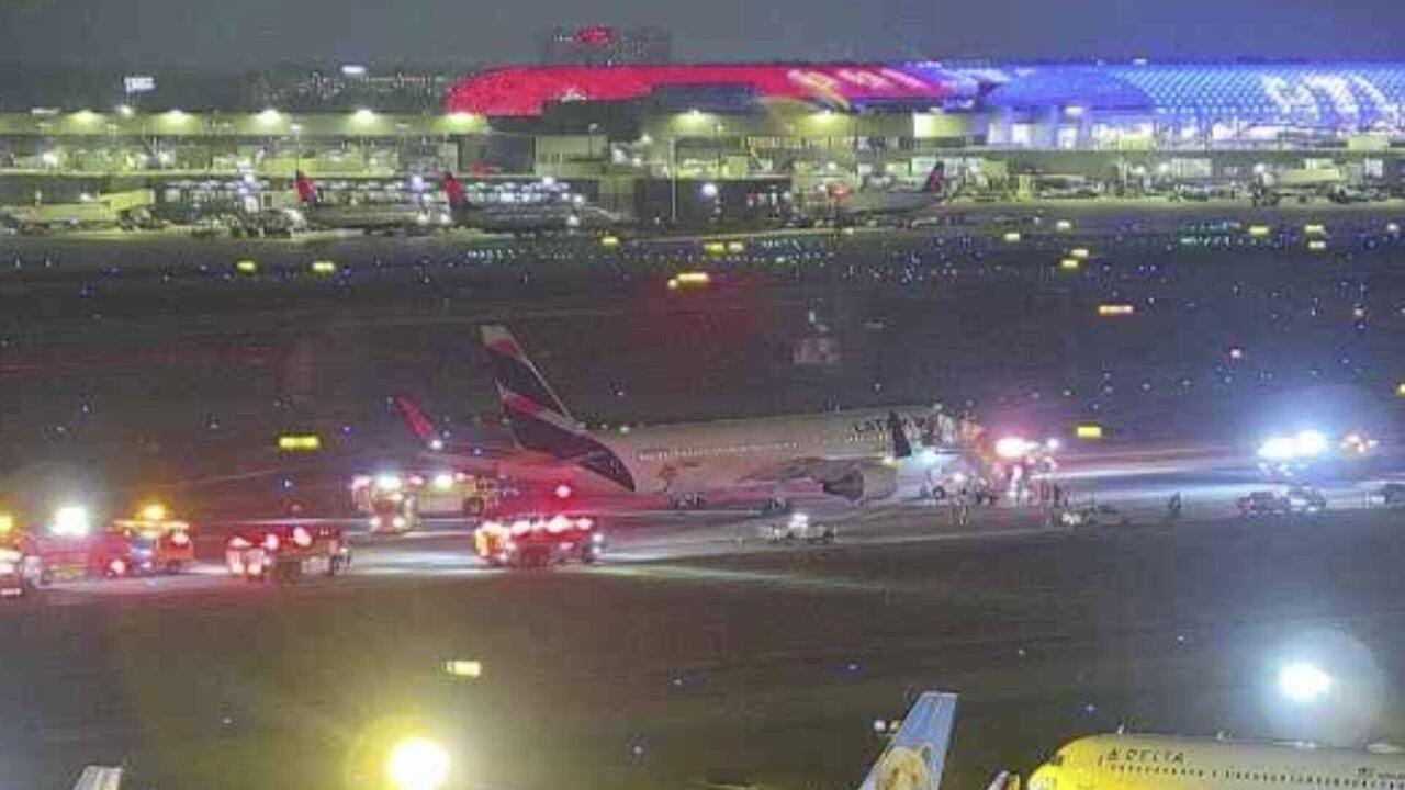 Tires of plane blow out after landing at Hartsfield-Jackson airport, FAA says