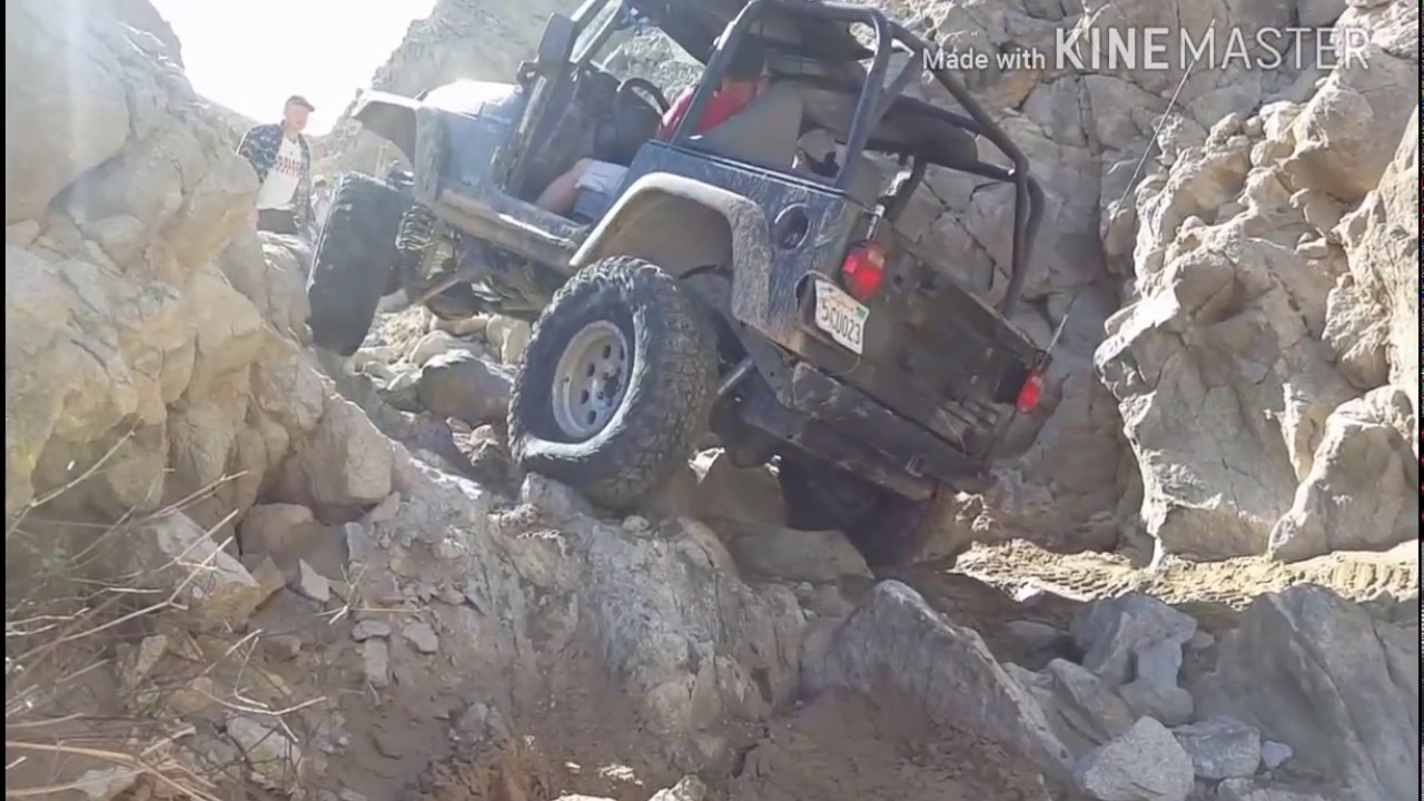 Superstition Mountain  Jeep Carnage