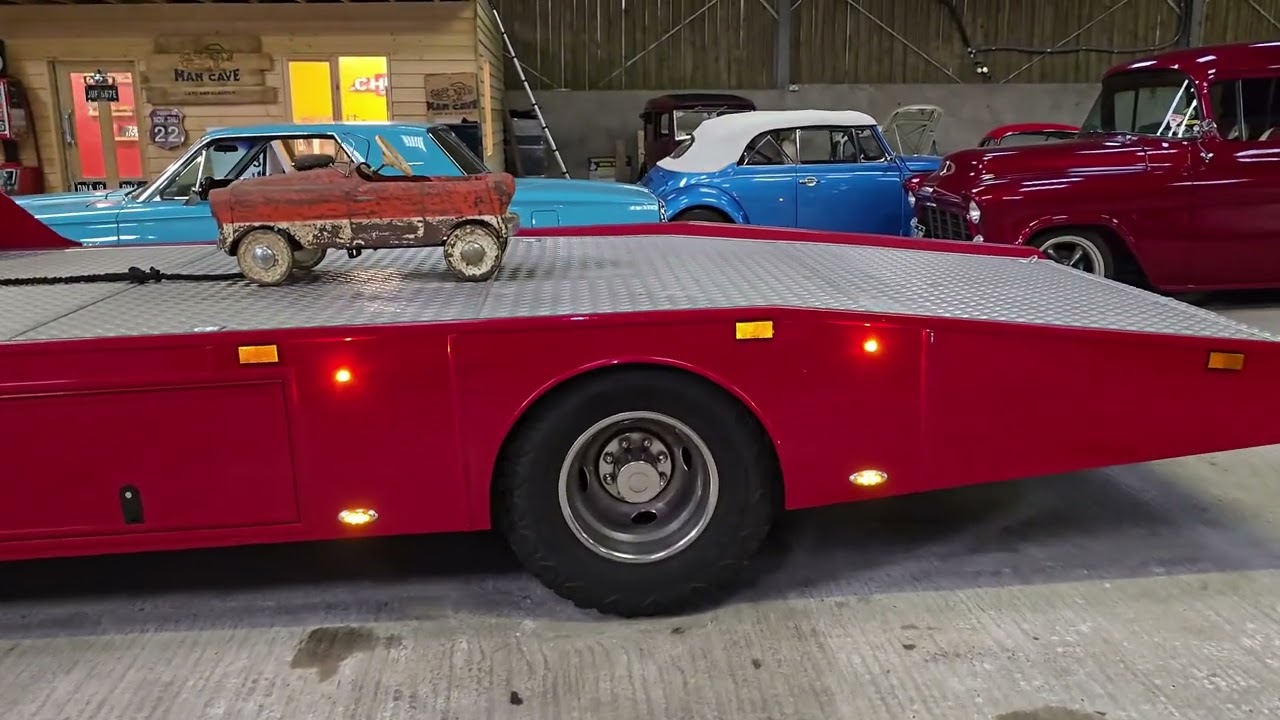 1948 Diamond T Transporter