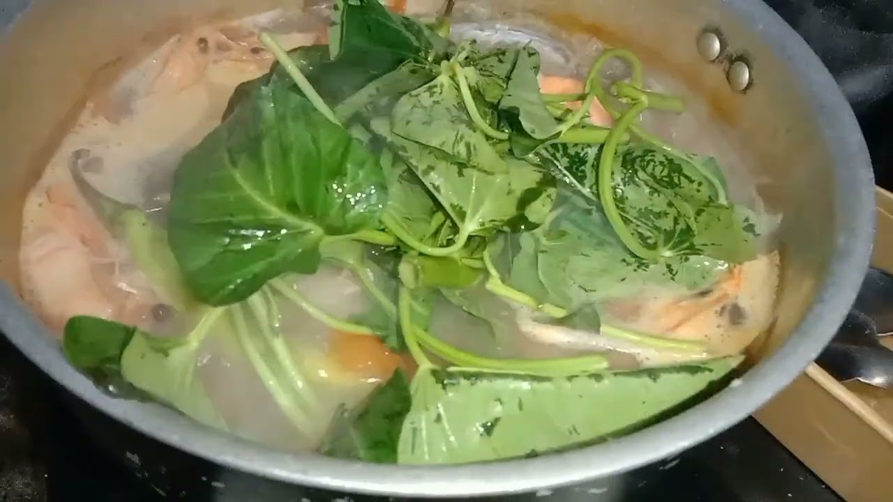 ASIM KILIG! SINIGANG NA SUGPO NA MAY HALONG ISDA AT GULAY NA KANGKONG AT PRITONG BABOY SO YUMMY! 😋 