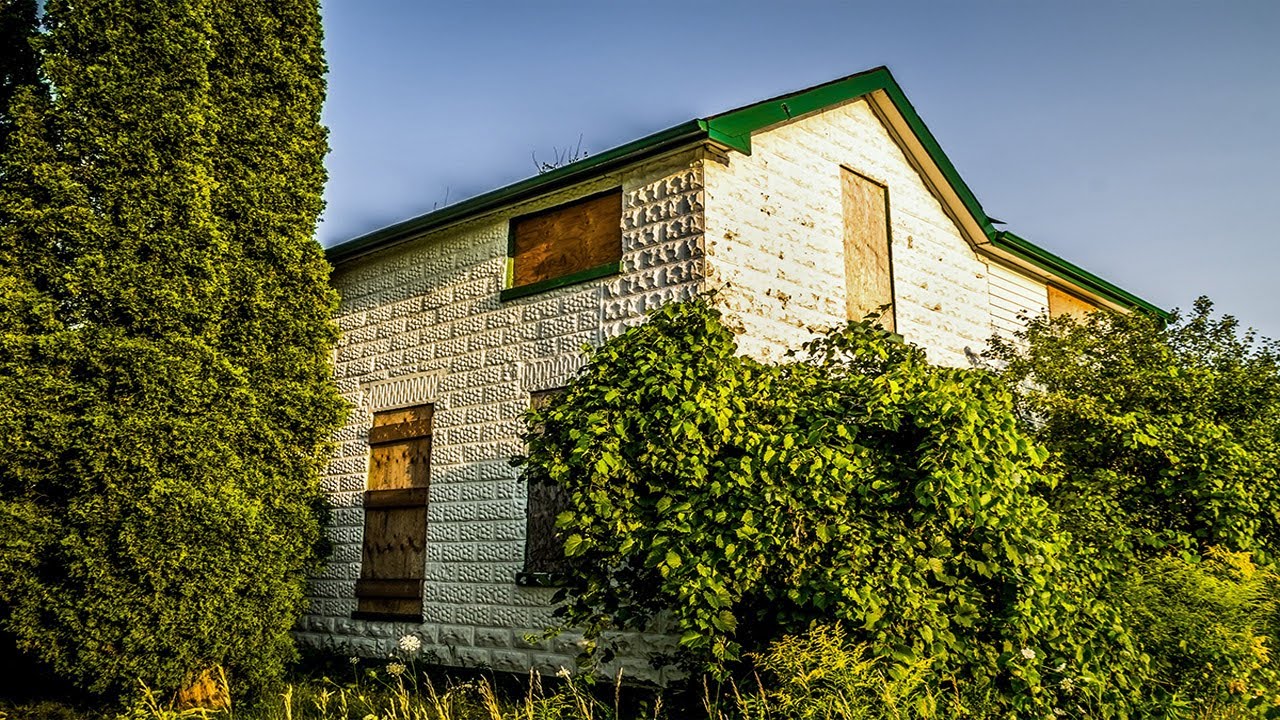 ABANDONED FOR 40 YEARS AFTER SHE WAS MURDERED BY HER HUSBAND INSIDE!