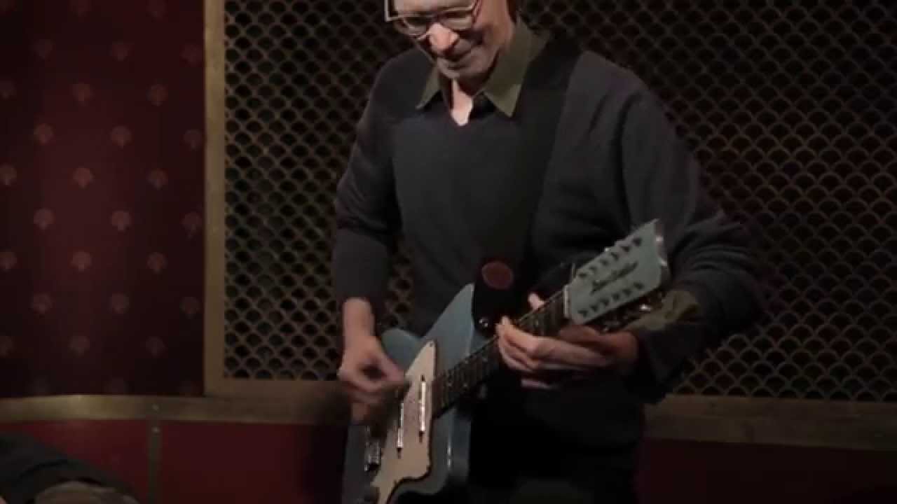 Arto Lindsay's solo live 1: Noise at Pete's Candy Store in Brooklyn 05-08-2012