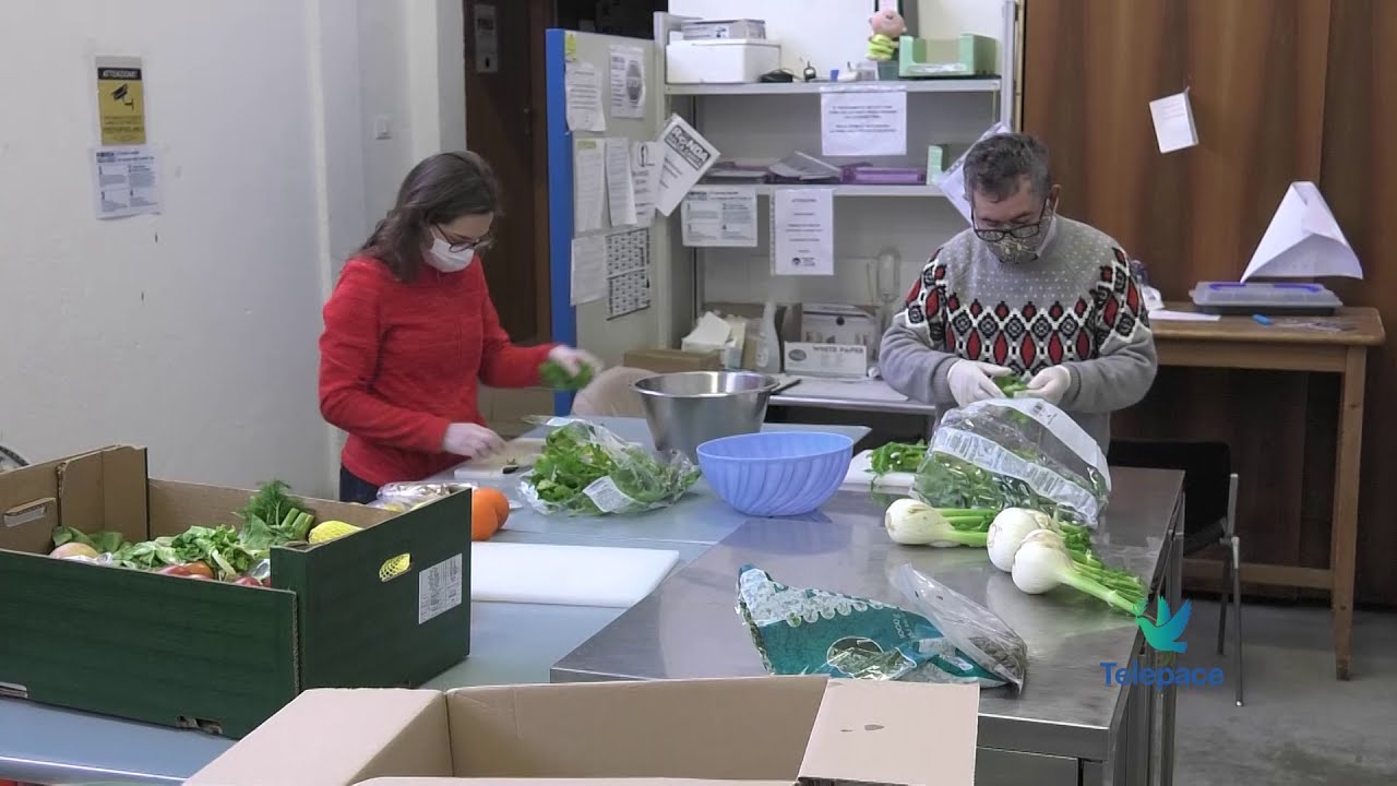 Cucina al chiuso per la Ronda della Carità