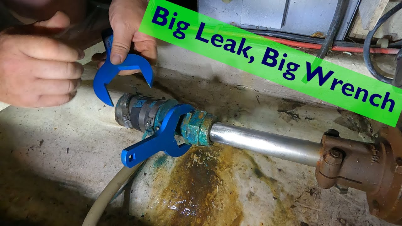 Did we SINK our boat? Stuffing Box-Shaft Seal Packing Replacement on our 1989 Bayliner 3888