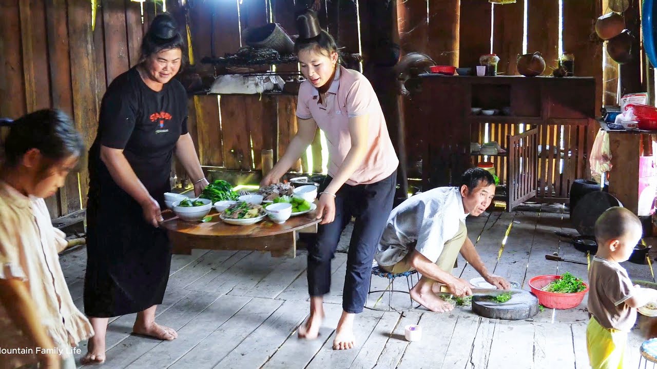 Returning Home to Harvest Rice with Dad & Cook a Traditional Family Meal | Mountain Family Life