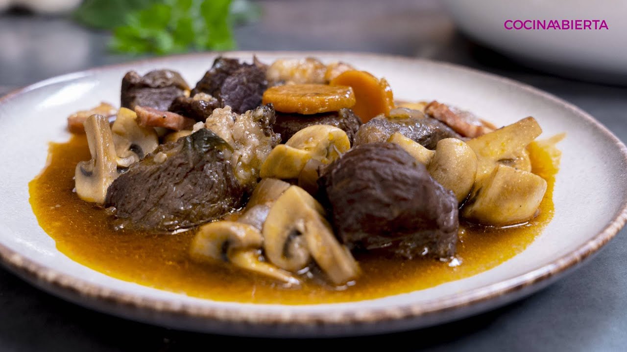 Boeuf bourguignon, la receta original francesa // Cocina Abierta