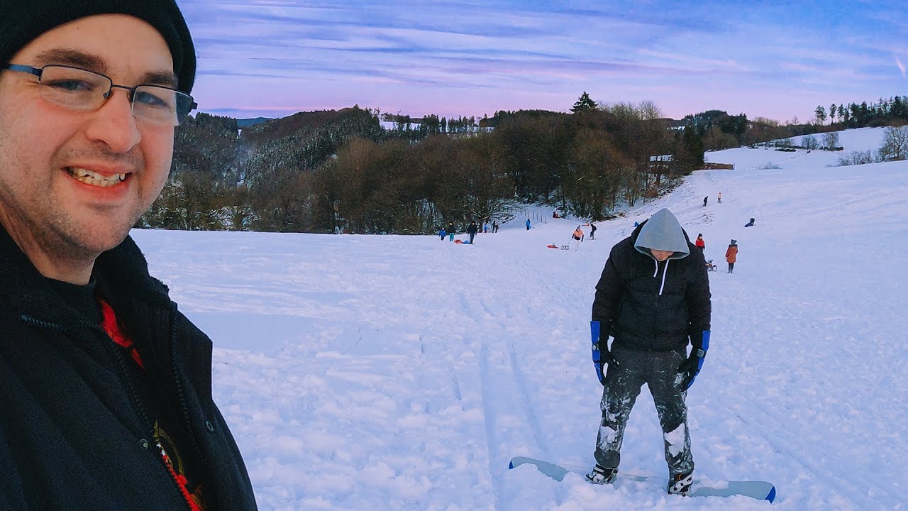 Snowboard und Schlittenfahren auf dem h&ouml;chsten Berg der Eifel Hohe Acht