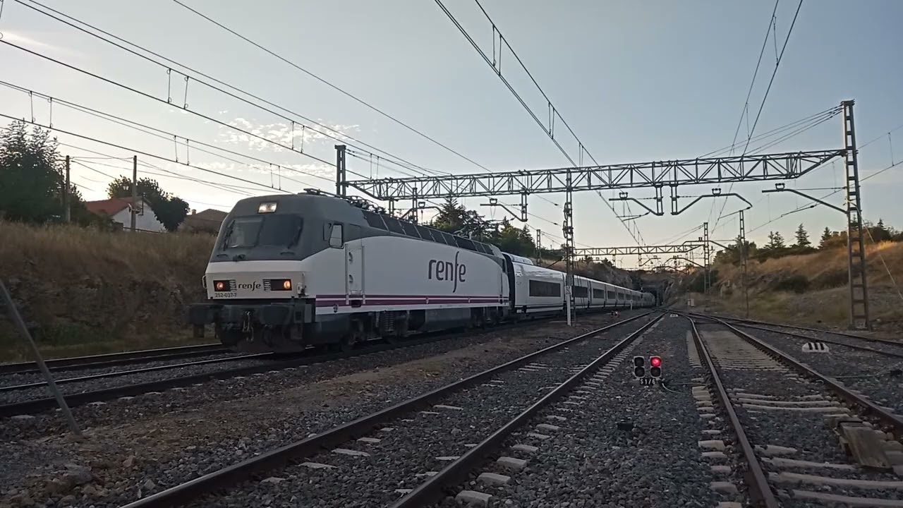 Renfe Serie 252 + Traslado de 107 + 252 por Herradon-La Cañada