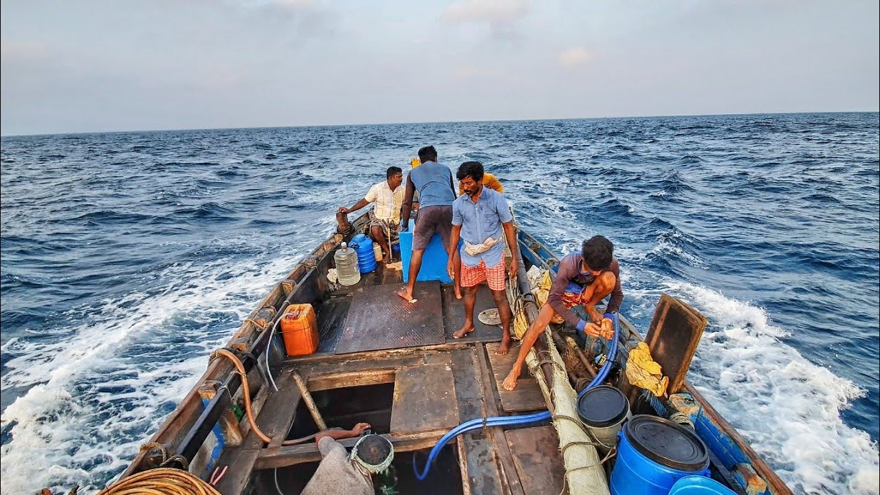 ஆழ் கடலில் கலர் மீன்கள் பிடிக்க போறோம் | We are going to catch color fish in the deep sea