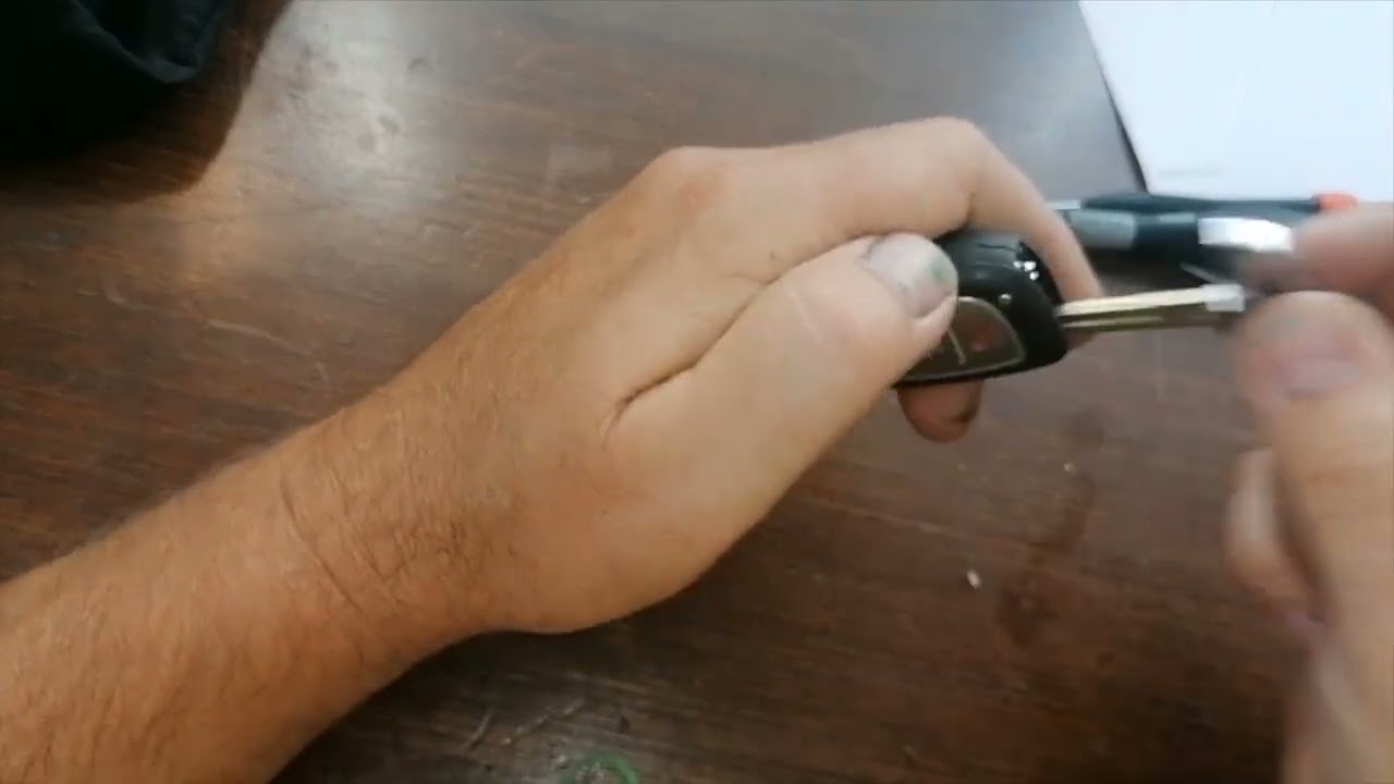 Hyundai Sonata Emergency Key 2017 | How to Remove Mechanical Key Smart Key Fob