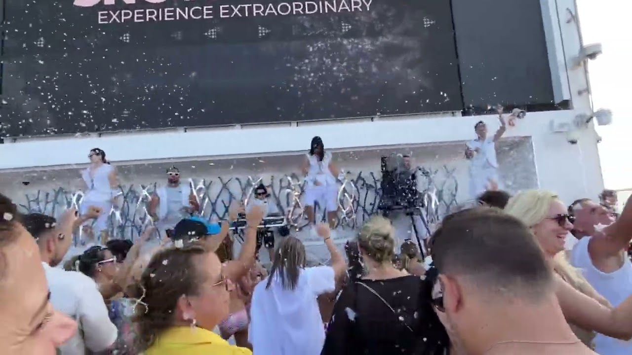 Snow Party MSC SEASHORE  🤩🤩🤩 #msc #mscseashore #crociera #divertimento #family #cruiseship