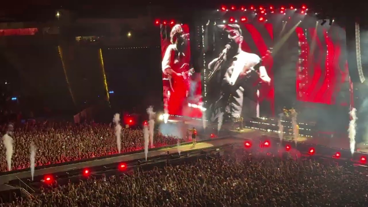 Imagine Dragons - Radioactive @ Barcelona