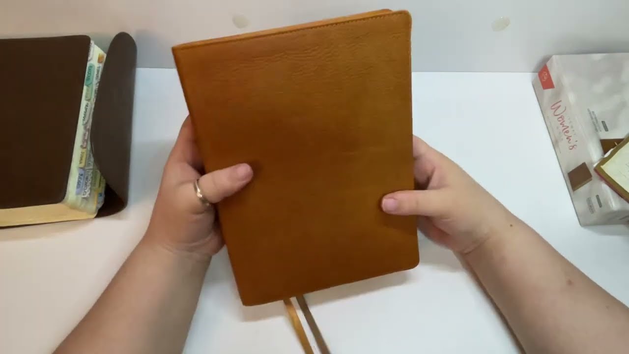 Lifeway Women’s Bible - Butterscotch Genuine Leather Unboxing & Short Review