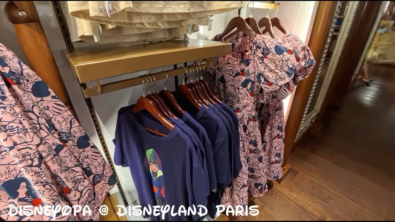 DISNEYLAND HOTEL ROYAL COLLECTION BOUTIQUE - SHOP WALK THROUGH - Disneyland Paris - DisneyOpa