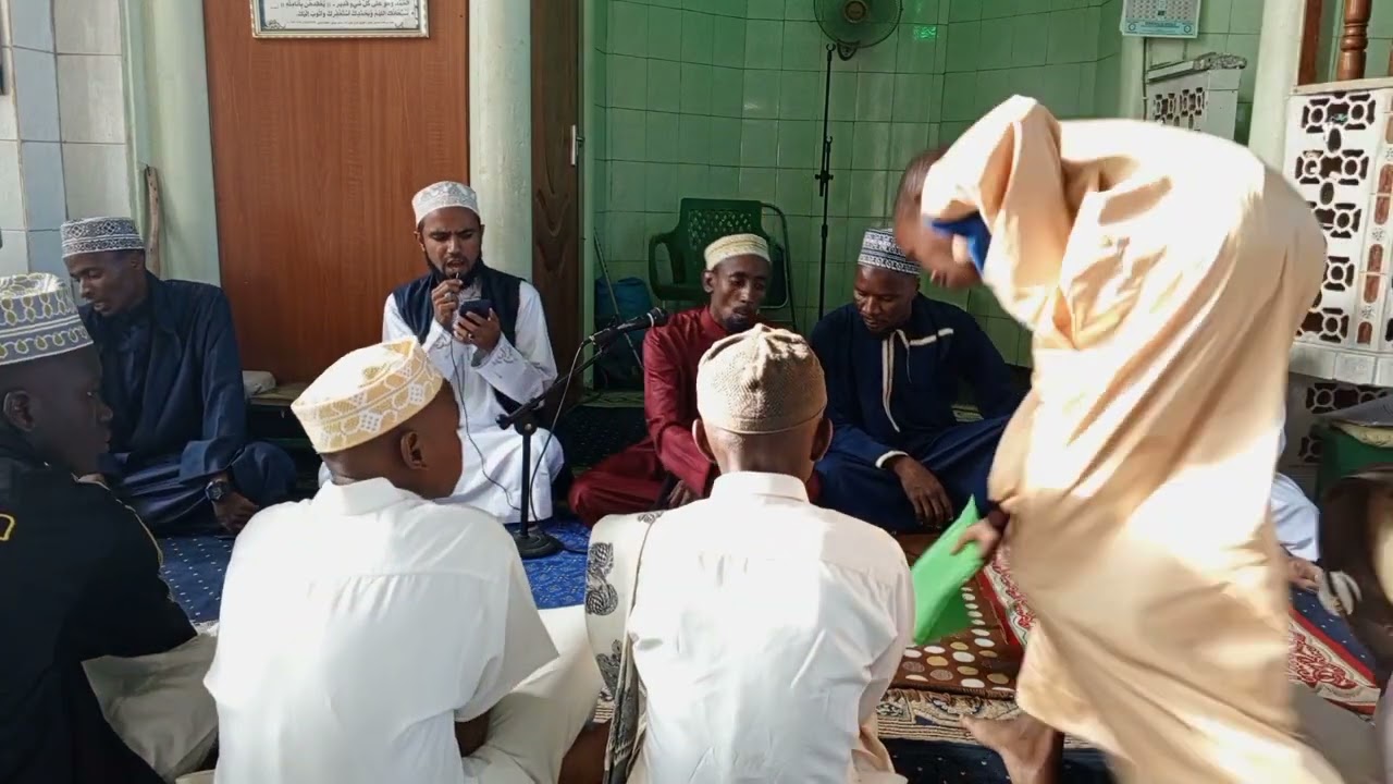 SAMAI YA EID IKIONGOZWA NA SHEKH ANWAR KALOLENI