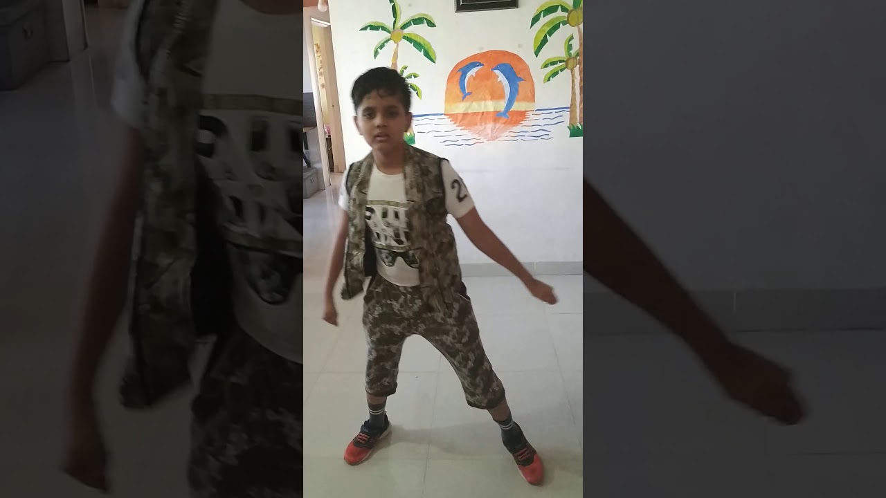 kid dance on Navratri Garba Song  by Avadhoot Wadkar