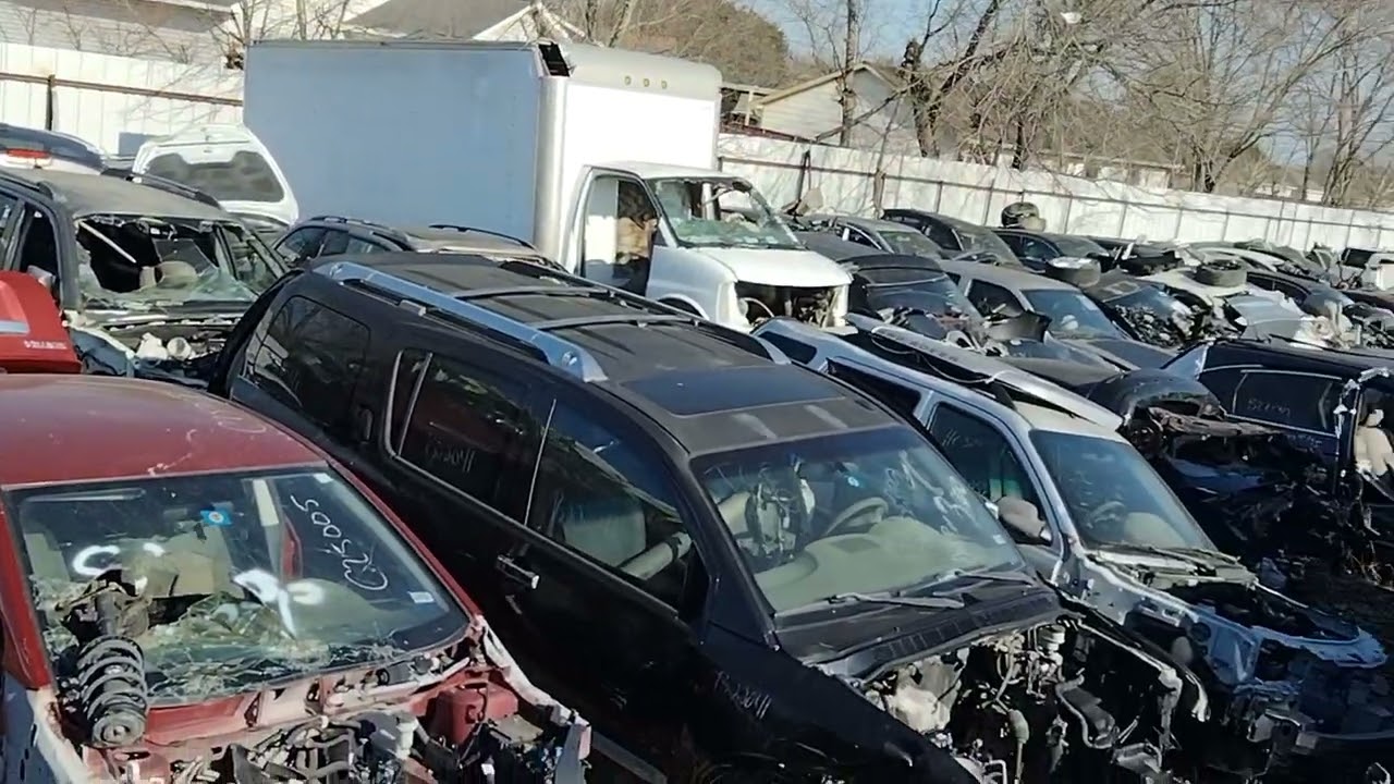 Junk Cars as far as you can see 👍🤠