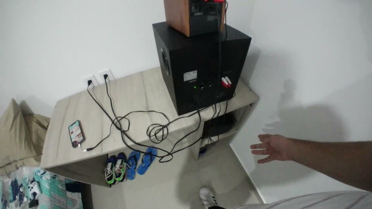 Como conectar Un subwoofer Edifier T5 a bocinas sin salida de sub
