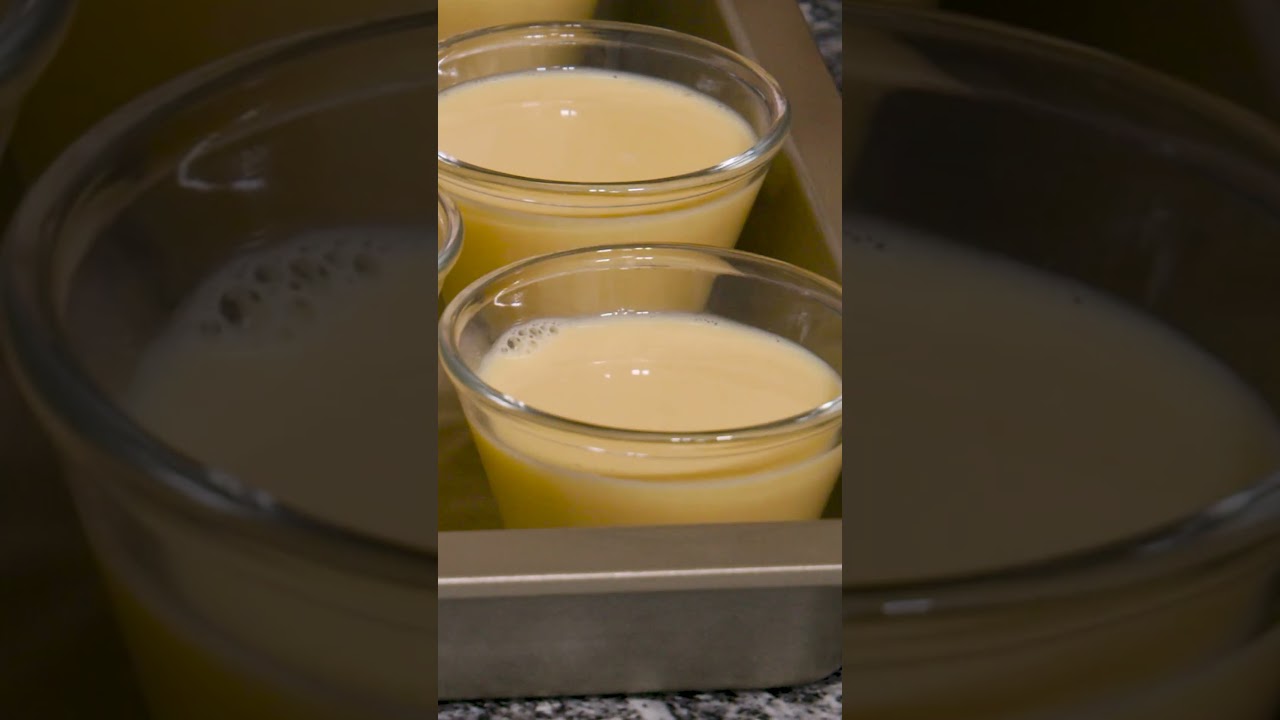 Un delicioso postre tradicional peruano hecho con solo cuatro ingredientes. &iexcl;Leche asada! 🤤