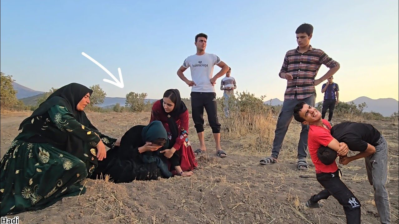 When Zahra is found, Amir breathes a sigh of relief, but Khan's men search for them.