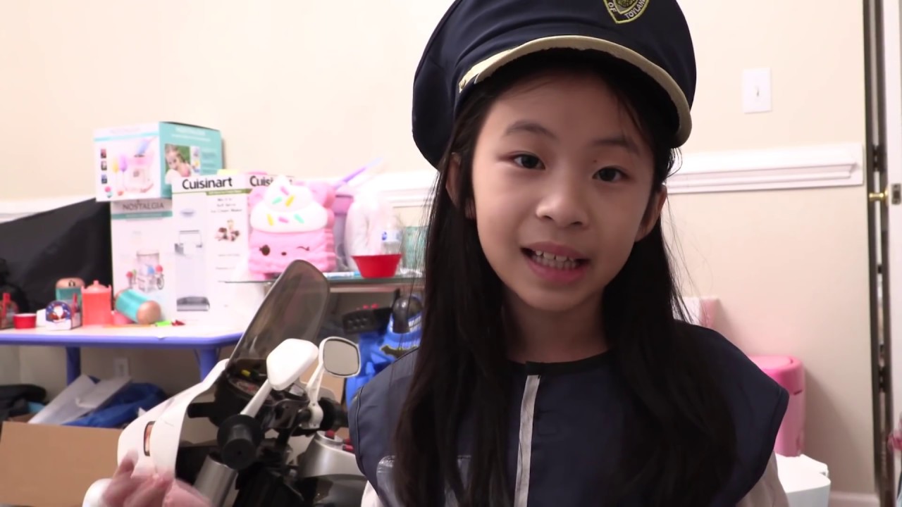 Pretend Play Police Build New Car and Rebuild Cops House