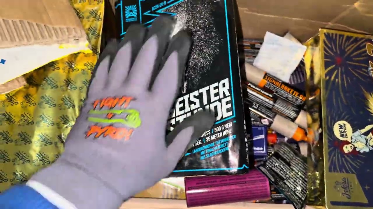 1000&euro; F2-F4 Silvester Feuerwerk Unboxing! 🤯 #fireworks #4k #pyro #experiment #party #automobile