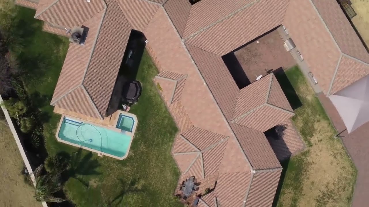 A Luxurious home in the heart of Parkrand - Golden Crest Country Estate