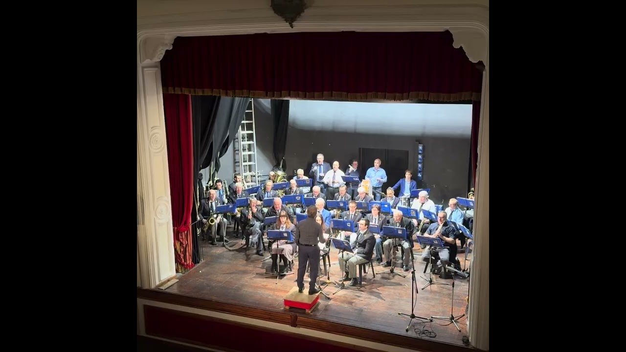 Concerto della Banda Albertini al teatro di Galeata: Oye como va