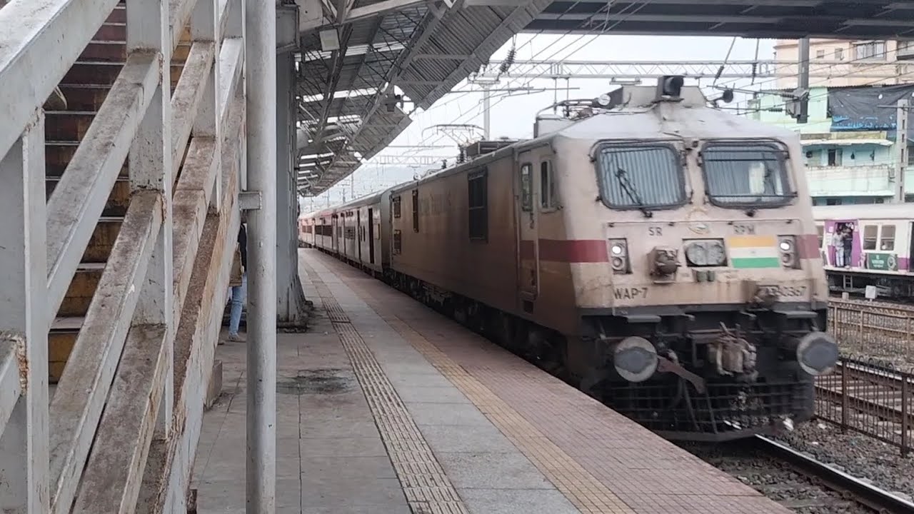 3hrs Late 16346 Netravati Express arrives Thane 
