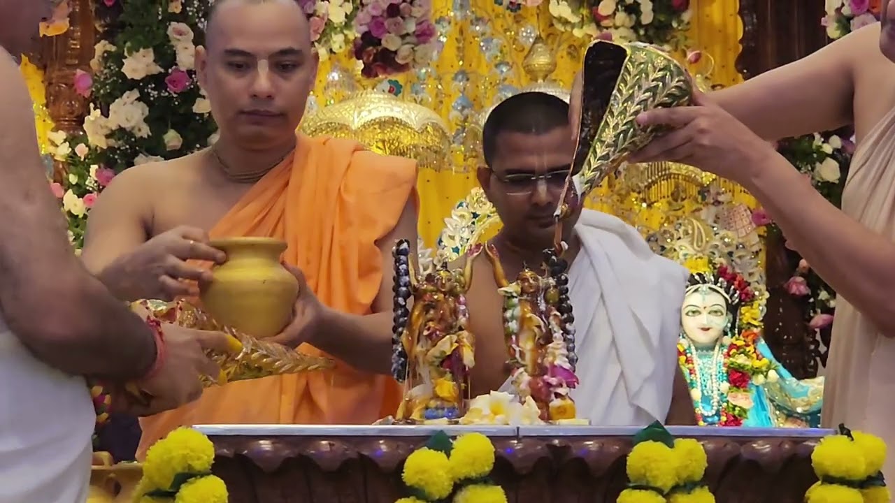 Nityanand Tryodasi celebration 