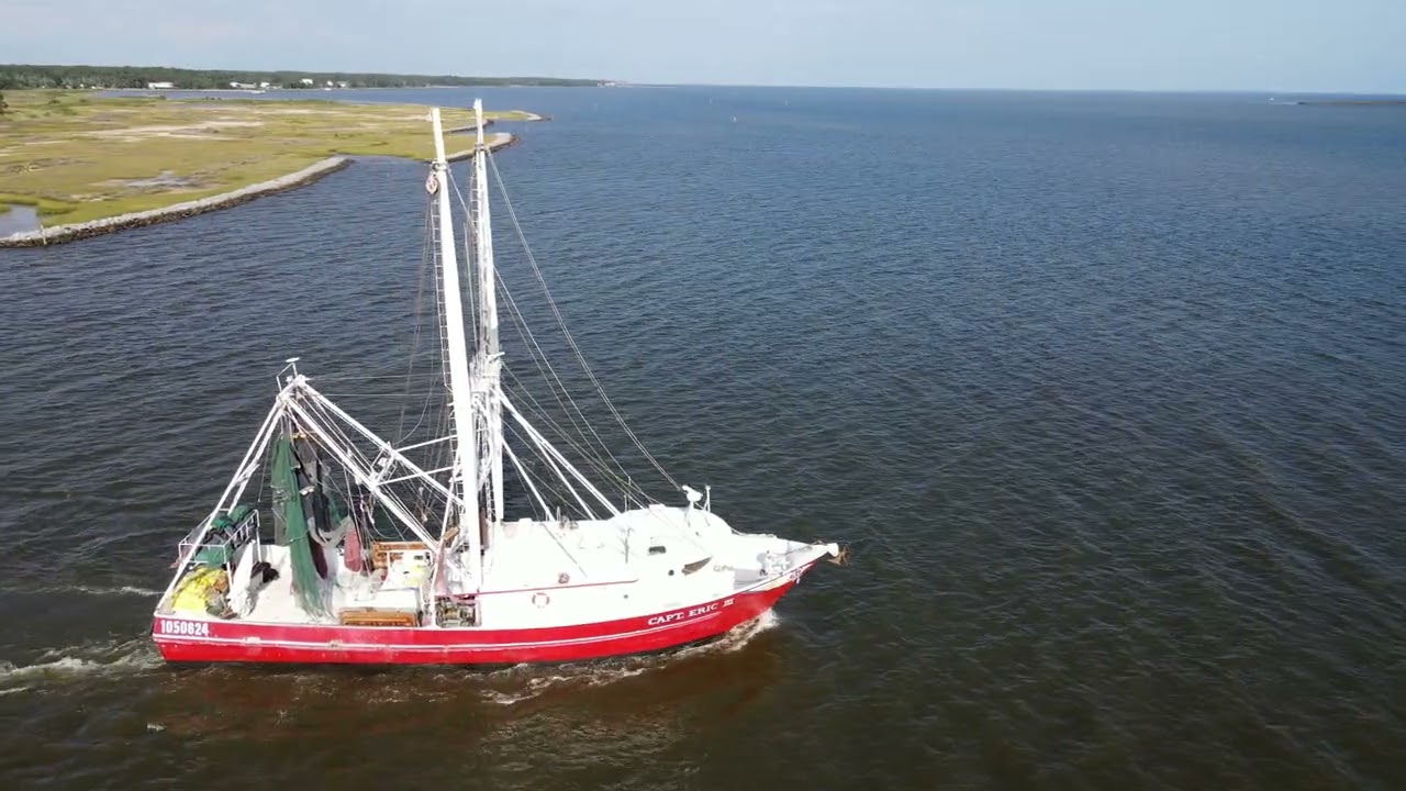 CAPT ERIC III Leaving Port