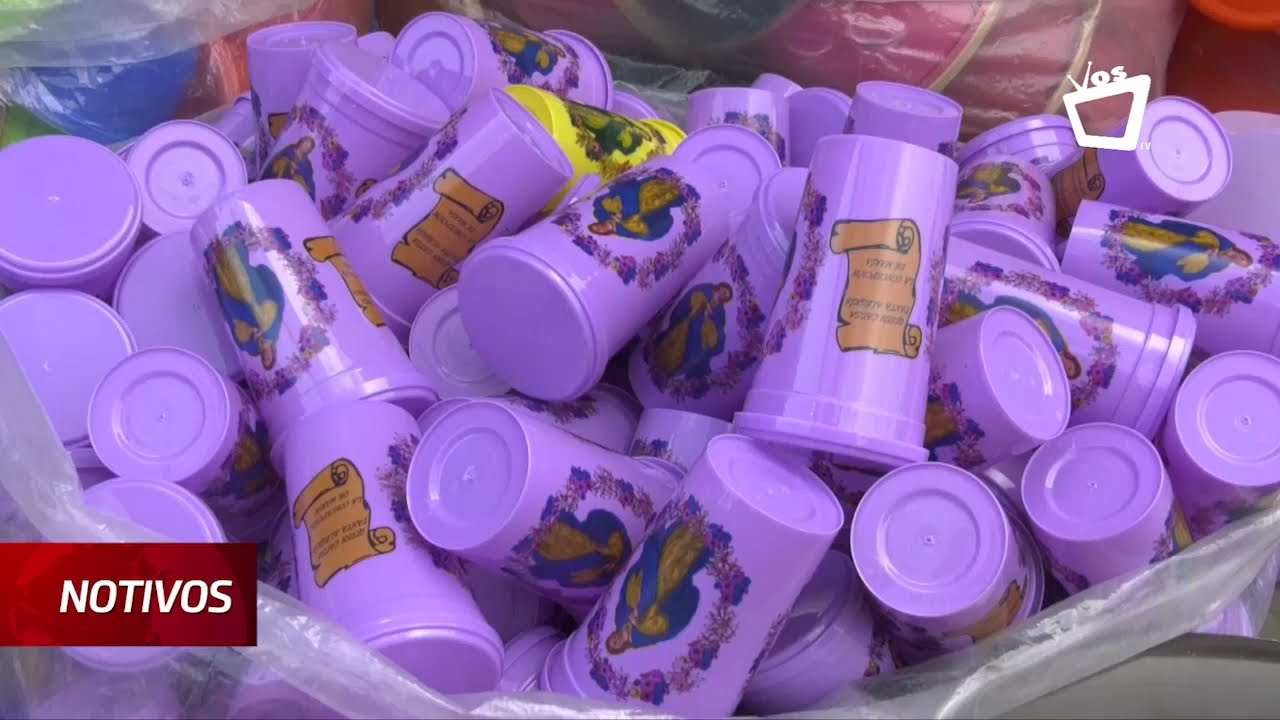 Productos plásticos alusivos la Virgen María ya se ofertan en mercados